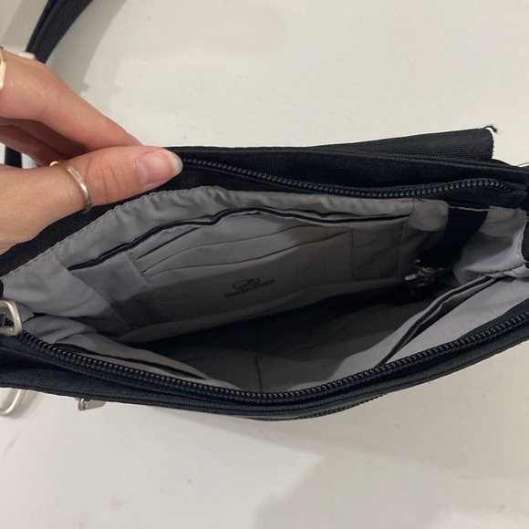 TRAVELON Women's Anti-Theft Crossbody Shoulder Bag with Adjustable Strap - Picture 3 of 5